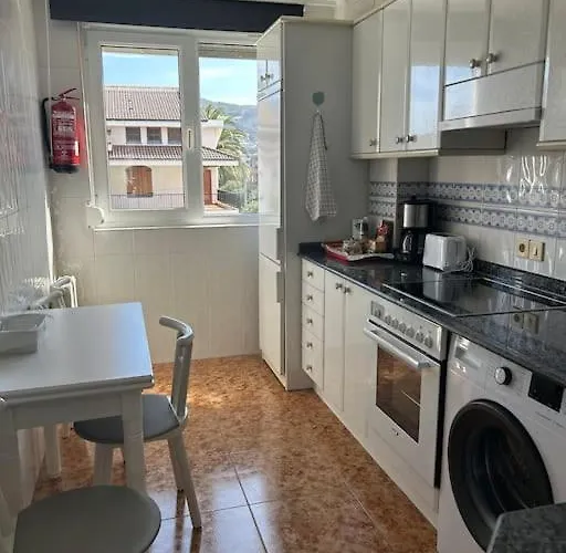 Playa De Berria -apartamento Con Piscina Y Vistas Al Mar דירה Santoña