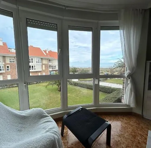 Playa De Berria -apartamento Con Piscina Y Vistas Al Mar דירה *